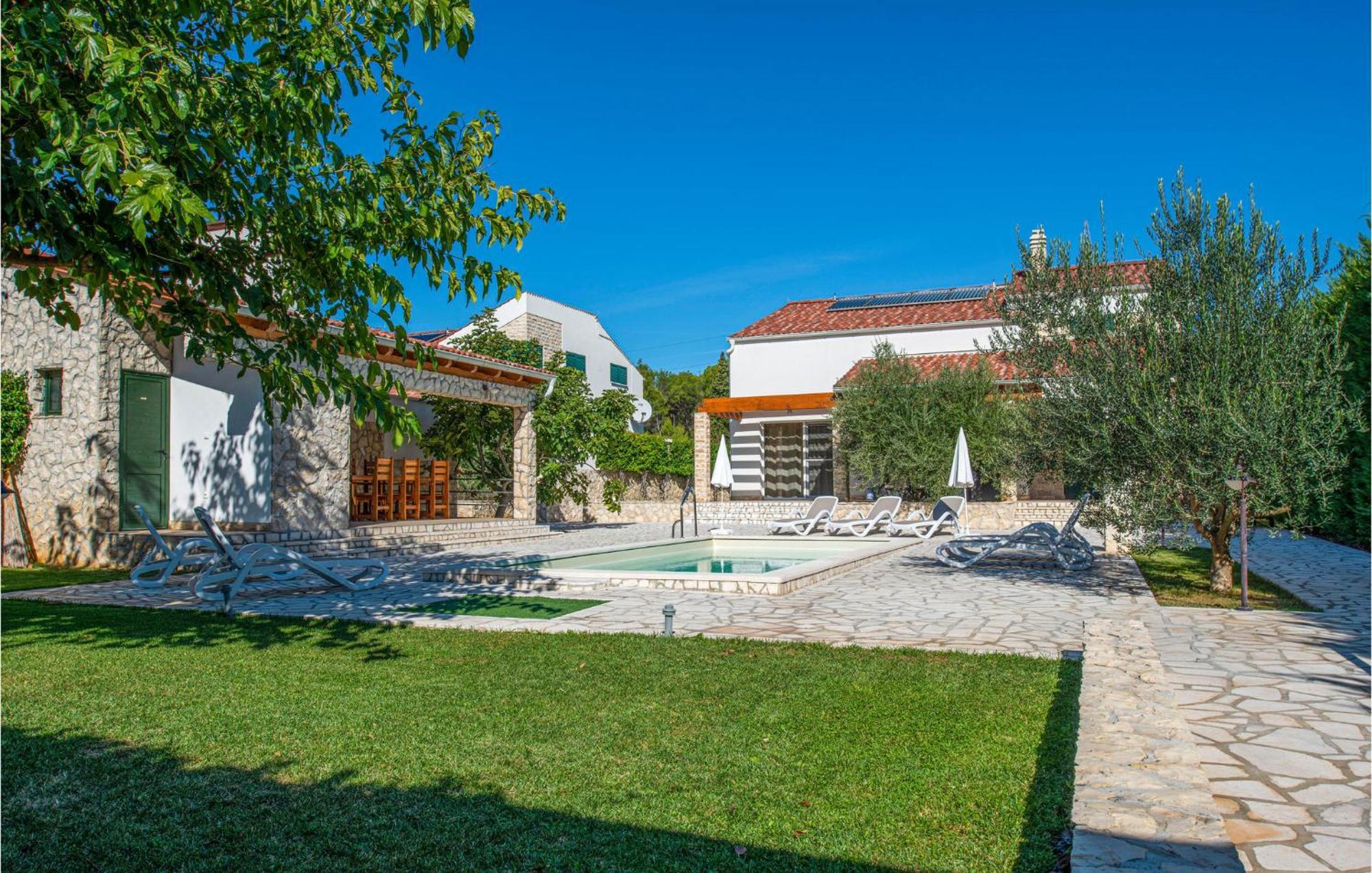 Lovely Home In Sibenik With Wifi Exterior foto