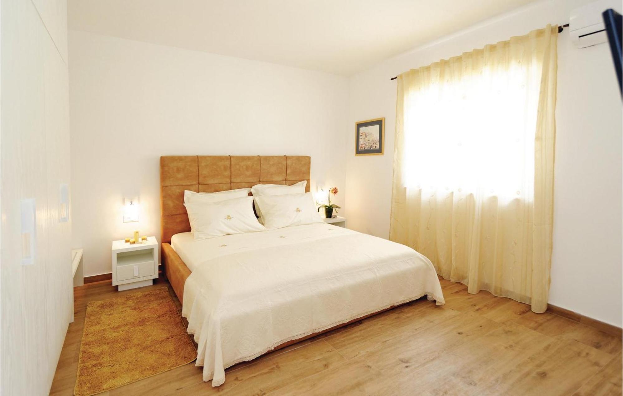Lovely Home In Sibenik With Wifi Exterior foto